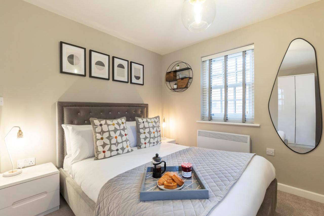 Elliot Oliver - 2 Bedroom Garden Apartment With Parking 切尔滕纳姆 外观 照片