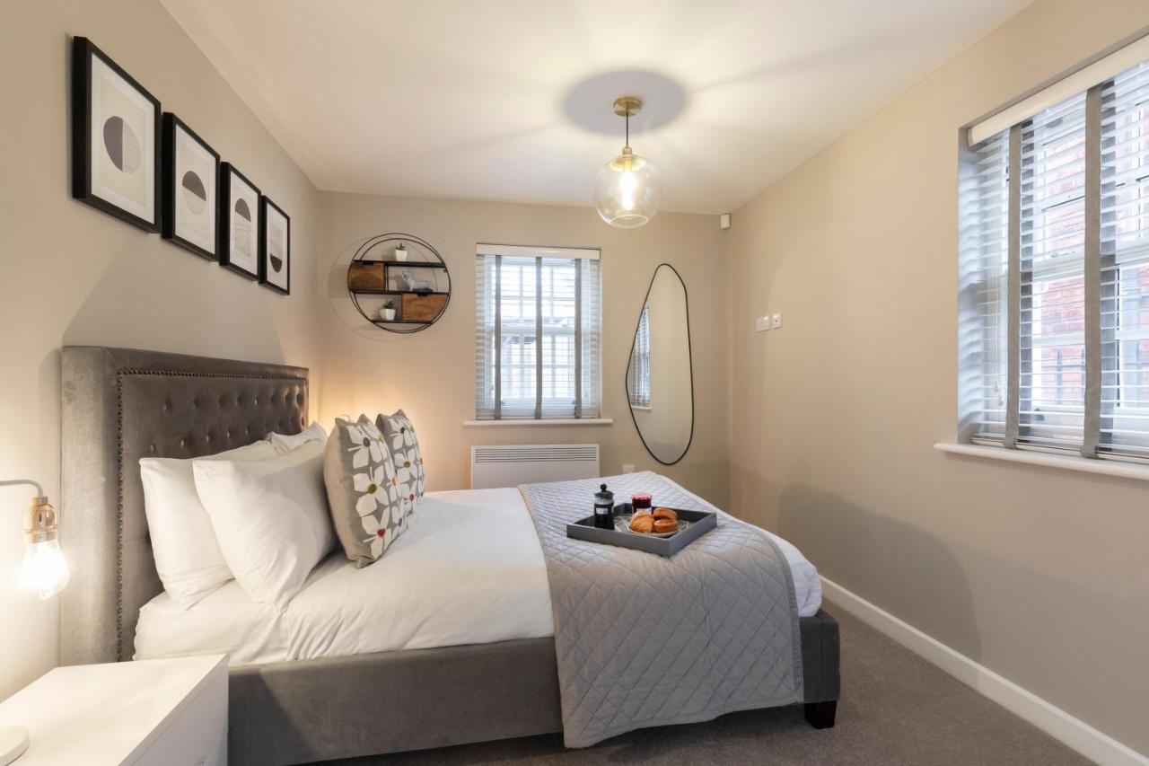 Elliot Oliver - 2 Bedroom Garden Apartment With Parking 切尔滕纳姆 外观 照片